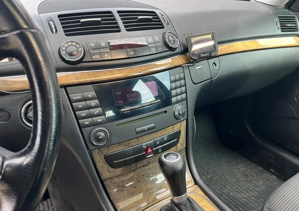 Mercedes-Benz Klasa E cena 21900 przebieg: 370000, rok produkcji 2007 z Rzeszów małe 436